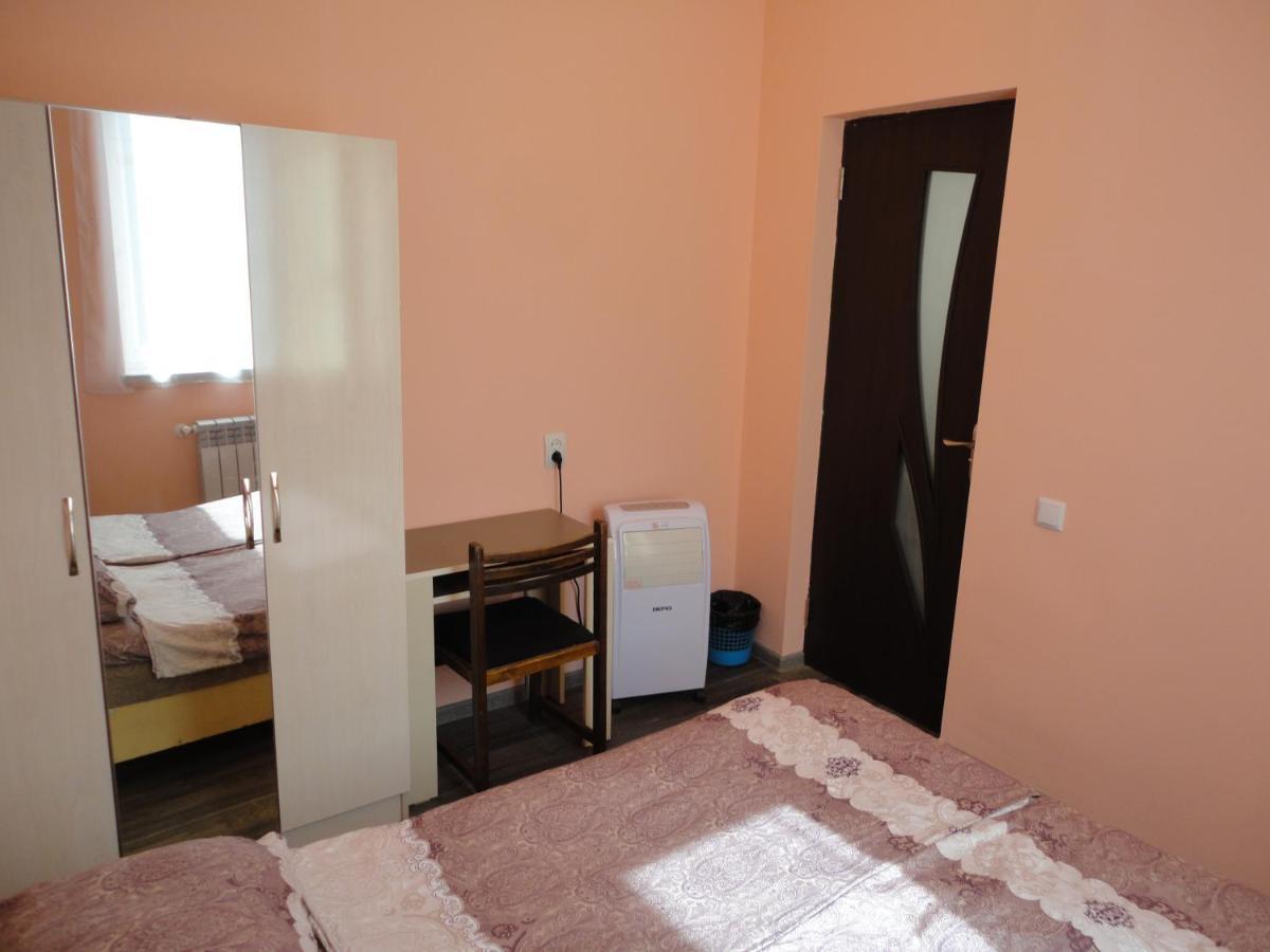 יירבאן Like Home Guesthouse & Tours מראה חיצוני תמונה