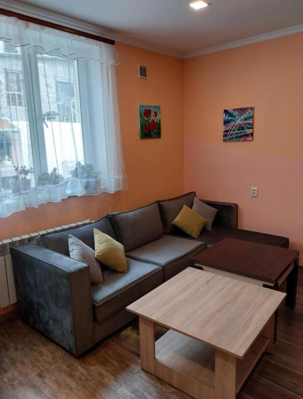 יירבאן Like Home Guesthouse & Tours מראה חיצוני תמונה